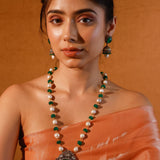 The Green Onyx and Barouque Pearls Long Necklace Set
