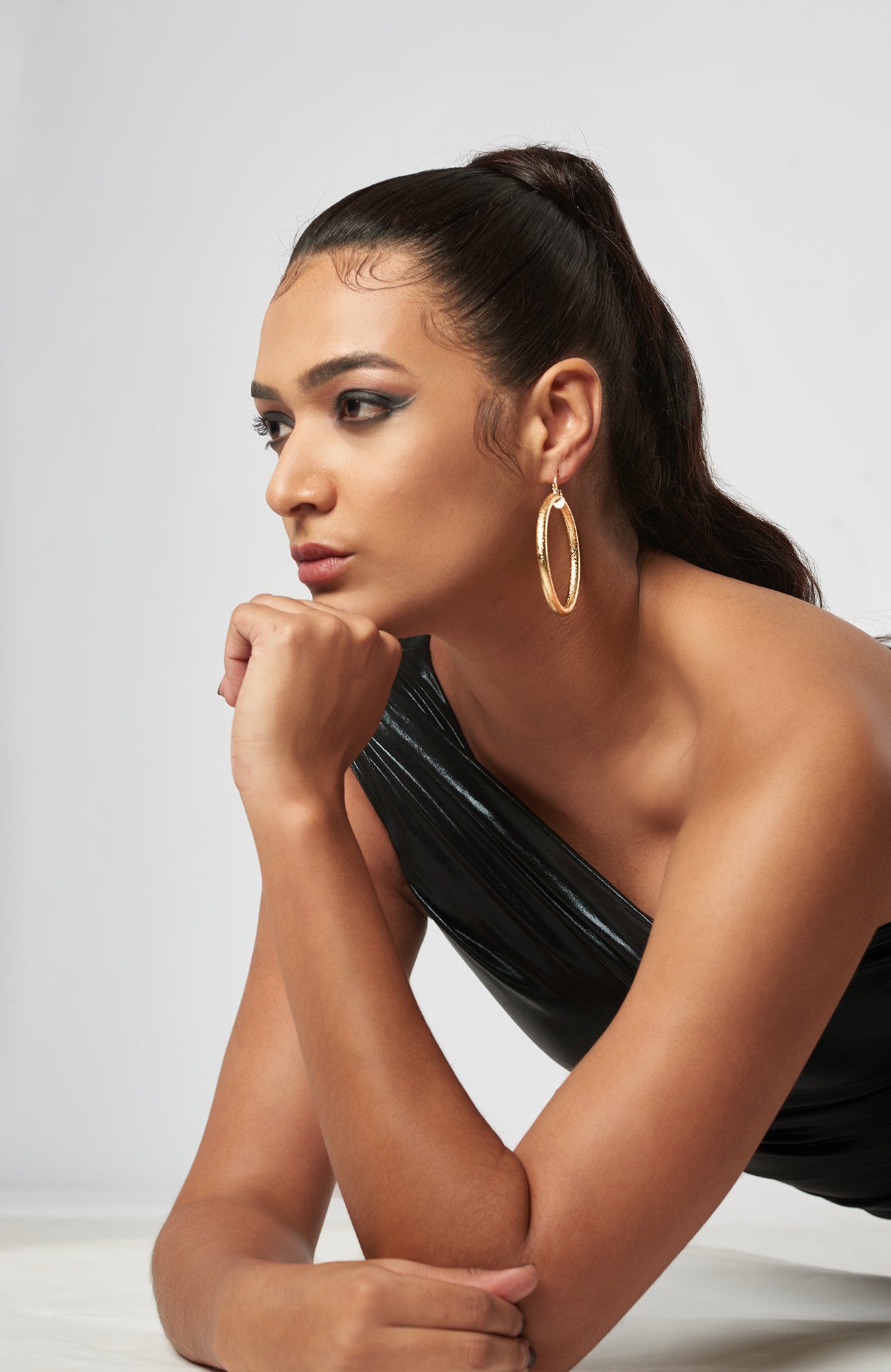La Puddle Thin Hoop Earrings