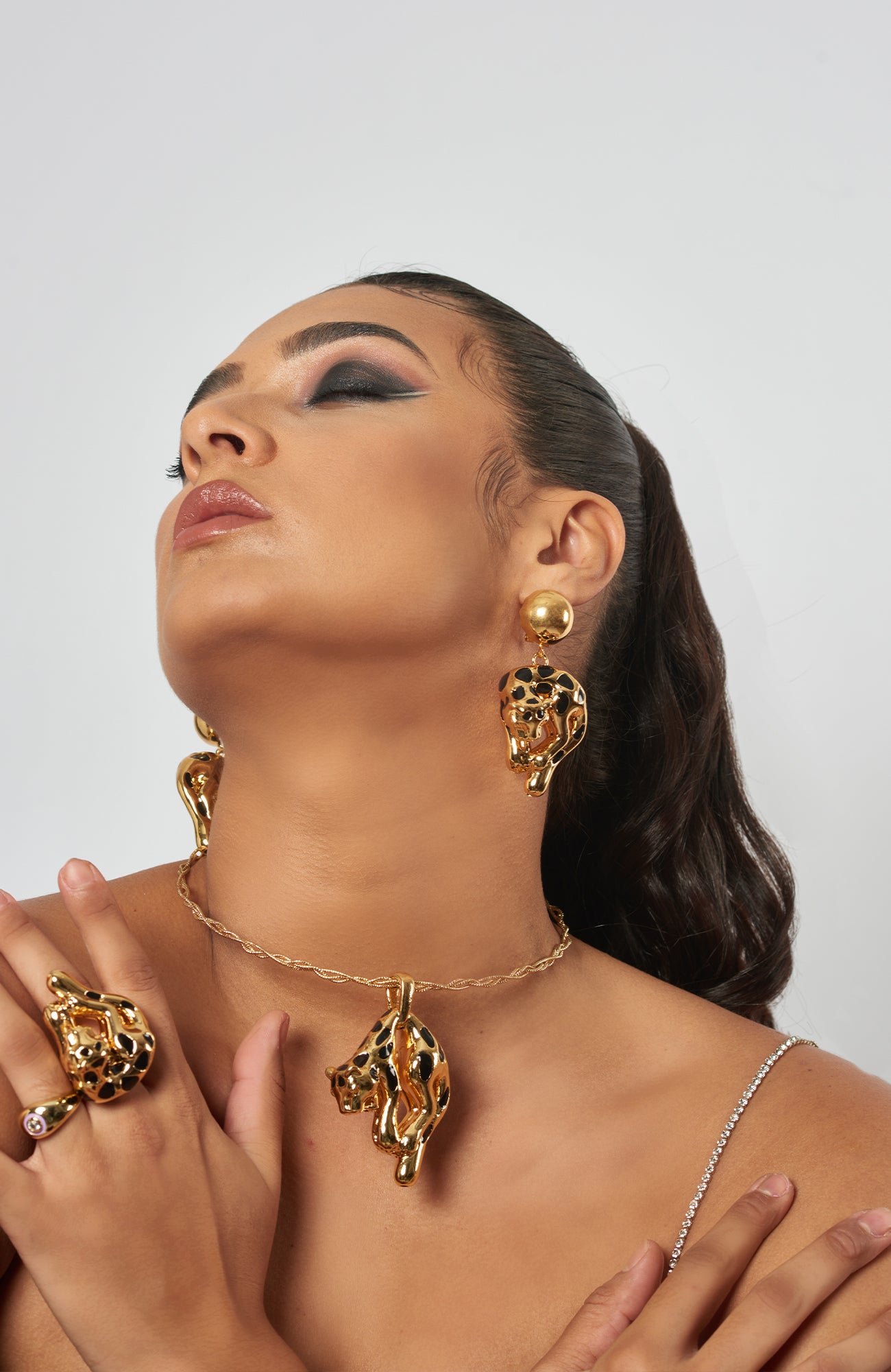 La hyena Statement Earring