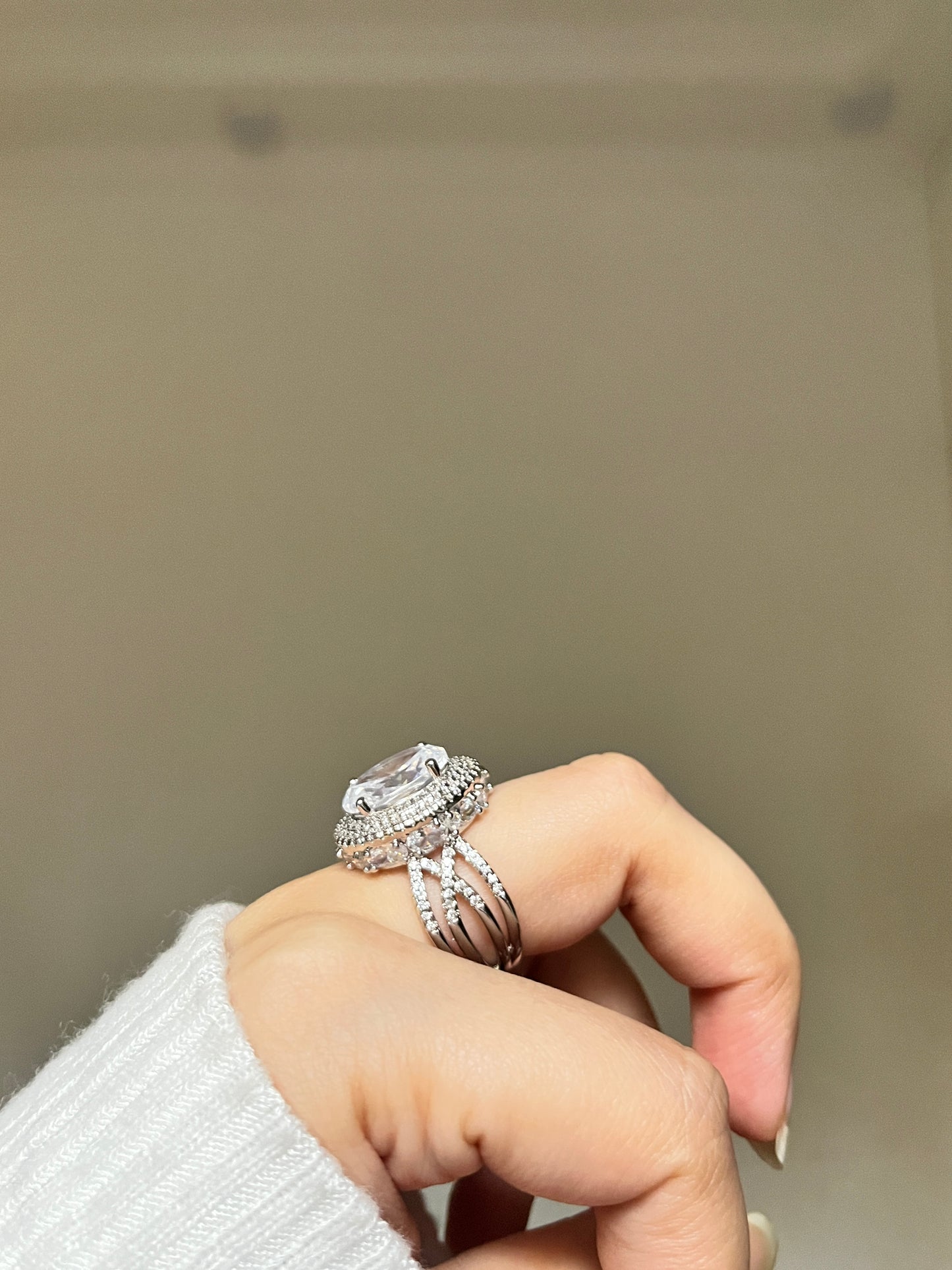 Load image into Gallery viewer, Oval Cut Solitaire Statement Diamanté Ring
