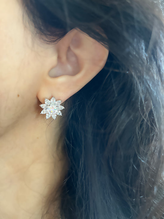 Star Solitaire Studs