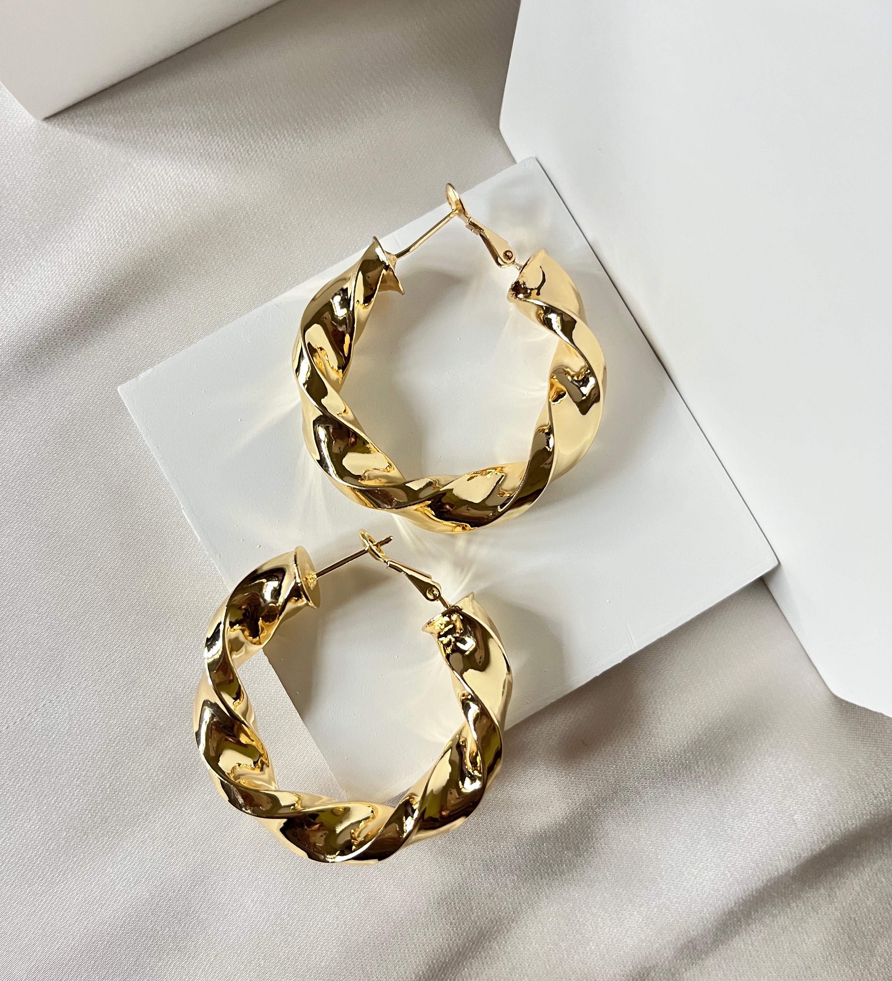 Rose Everday Golden Hoops Earrings