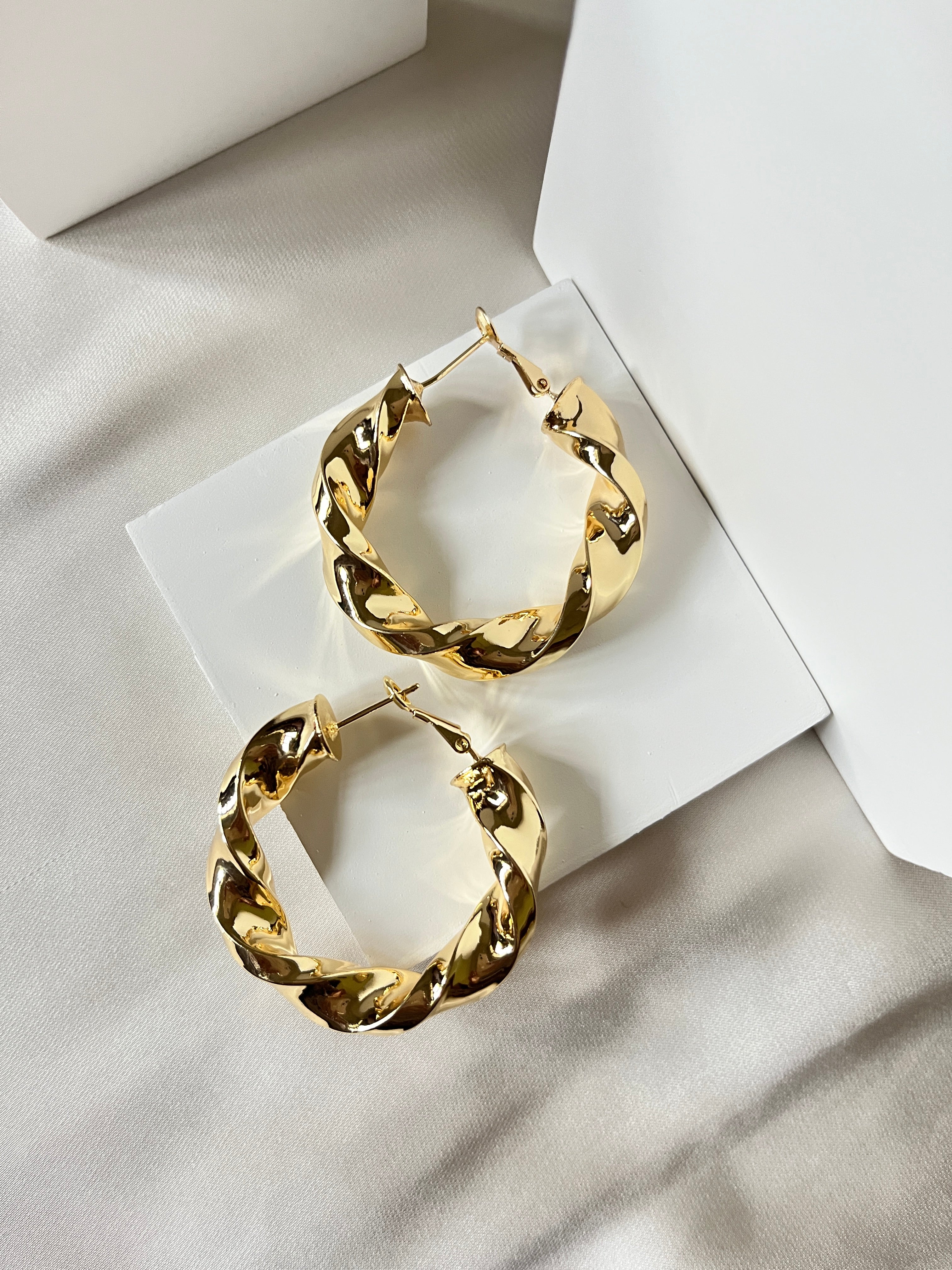 Rose Everday Golden Hoops Earrings