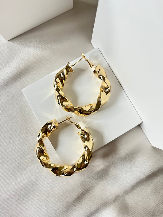 Load image into Gallery viewer, Rose Everday Golden Hoops
