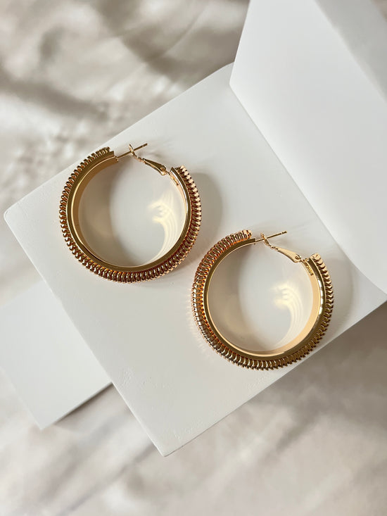 Load image into Gallery viewer, Alice Everday Rose Gold Hoops
