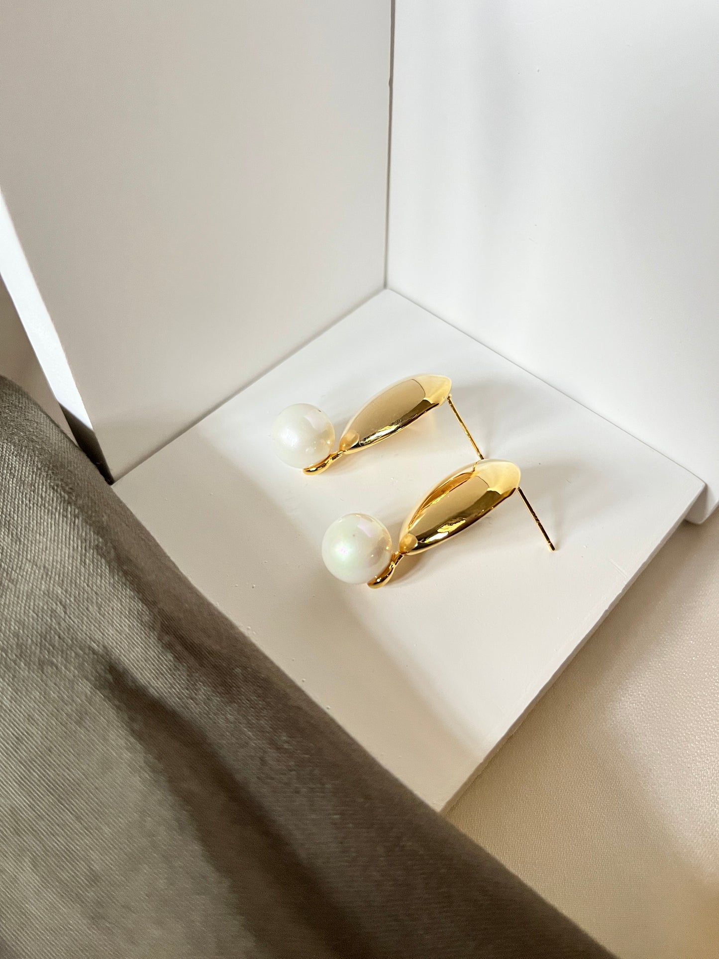 Helena Gold Pearl Drop Earrings