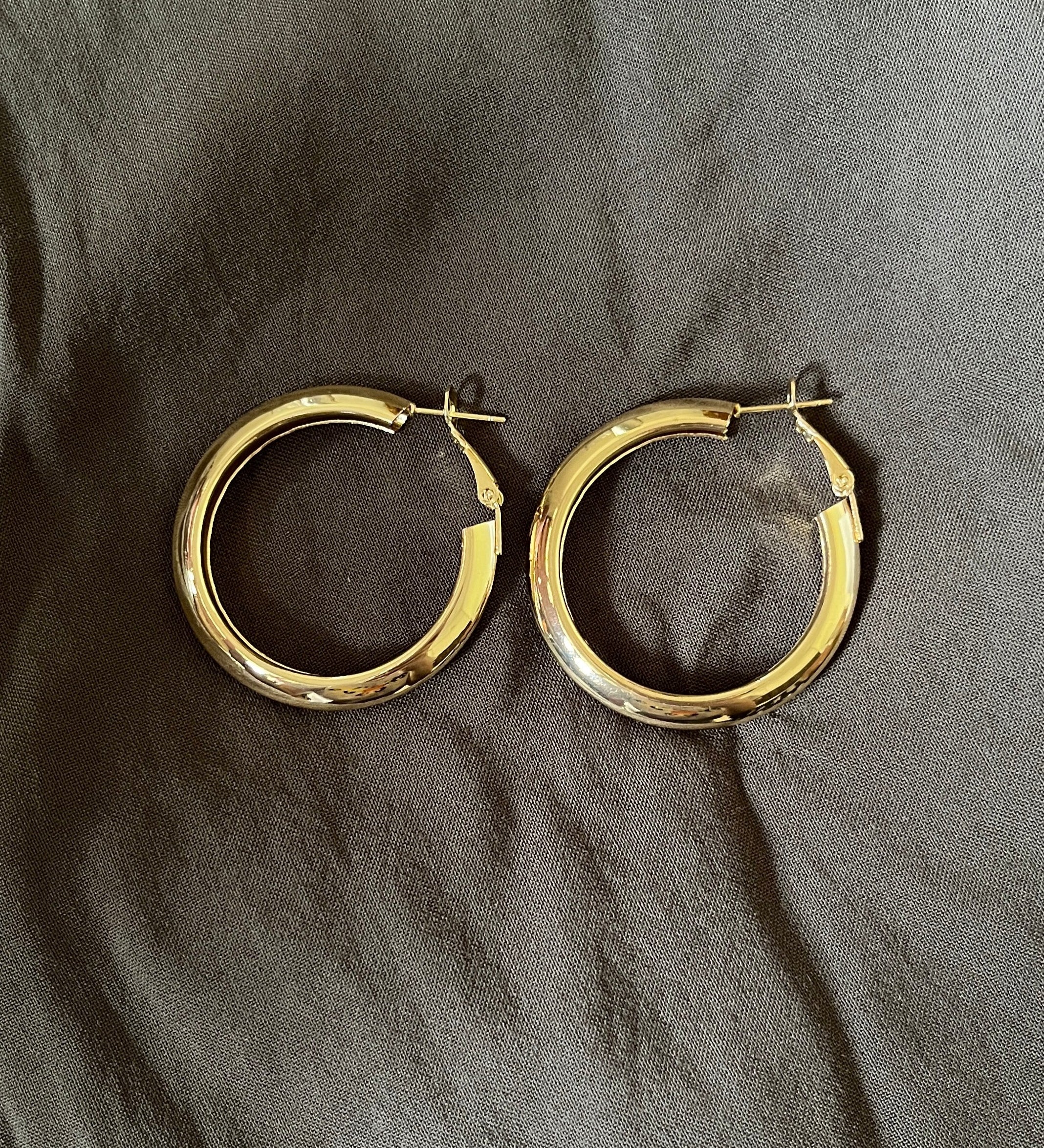 Evie Gold Hoop Earrings