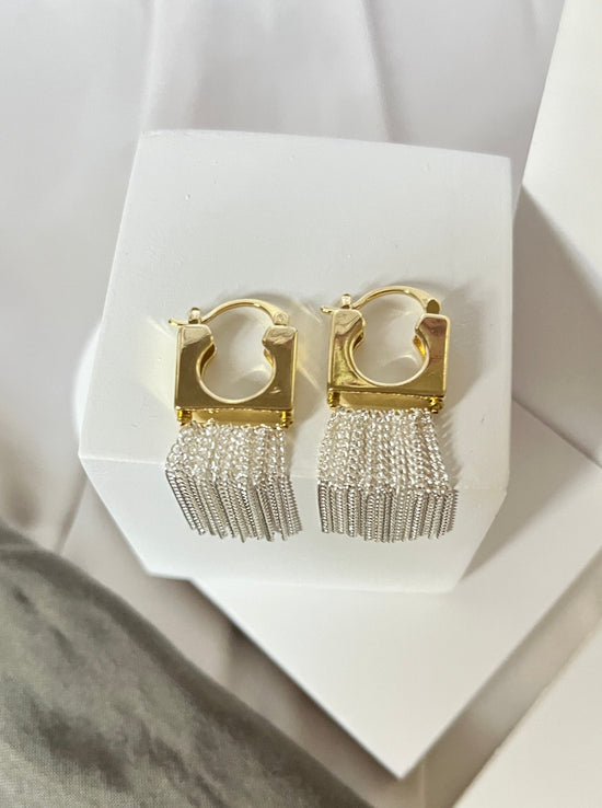 Load image into Gallery viewer, Maria Gold and White Tassel Earrings
