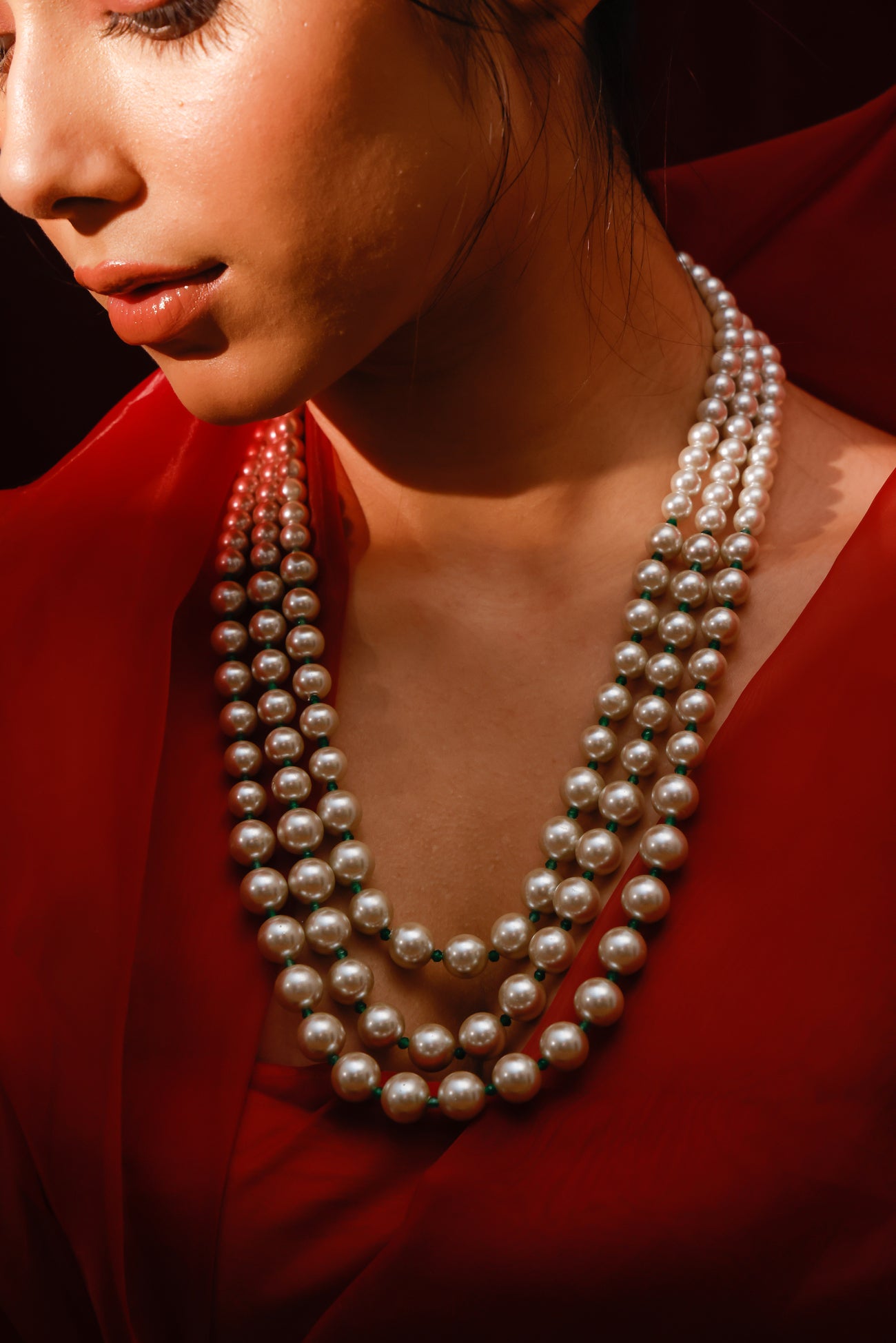 Load image into Gallery viewer, Elizabeth Triple Layer Pearl Necklace
