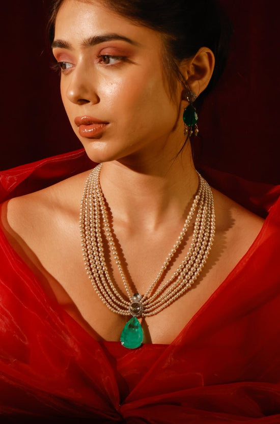 Sofia Pear Necklace Set With Emerald Green Doublet Stones