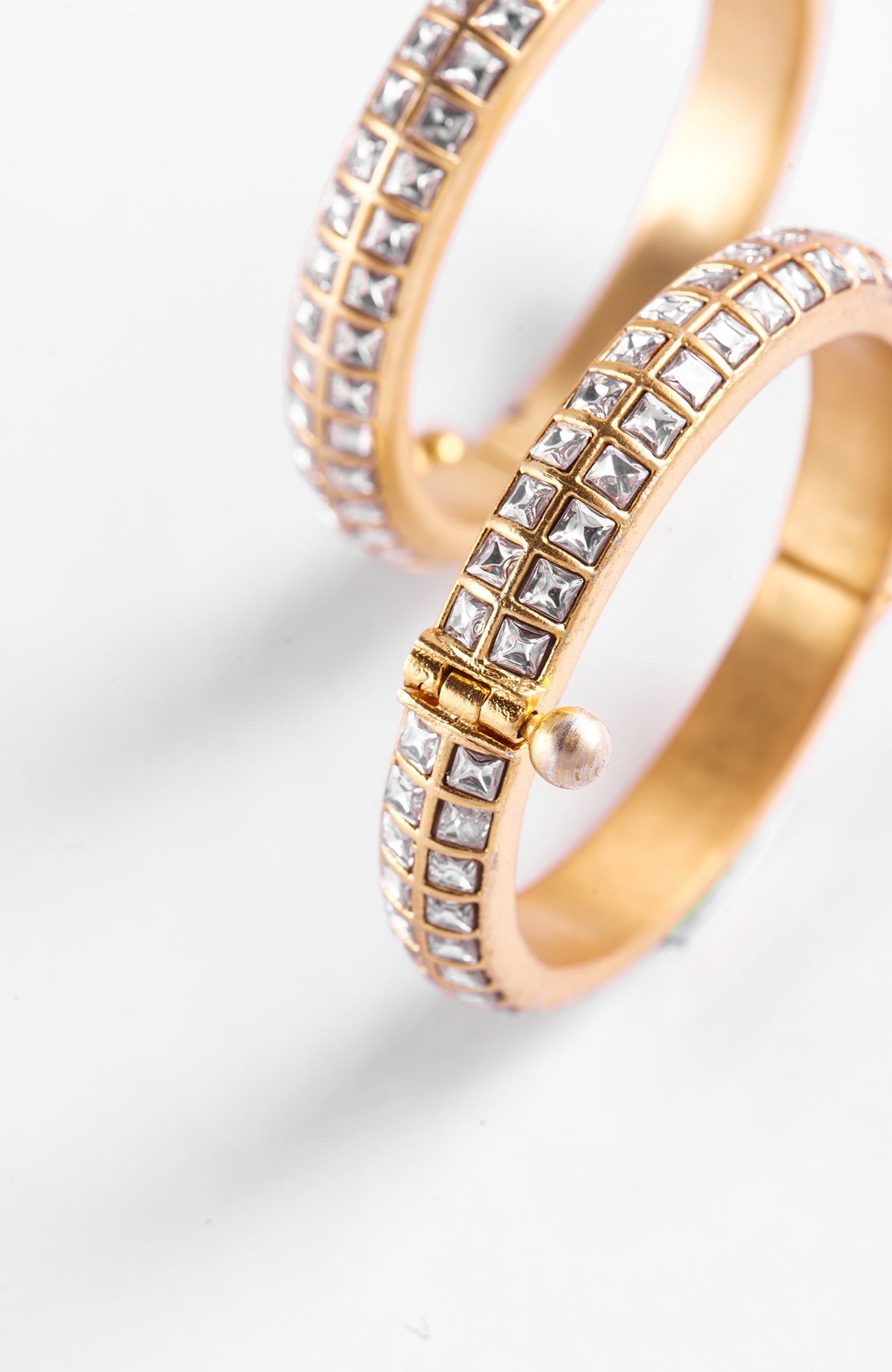 Sarisha Bangles Set in White