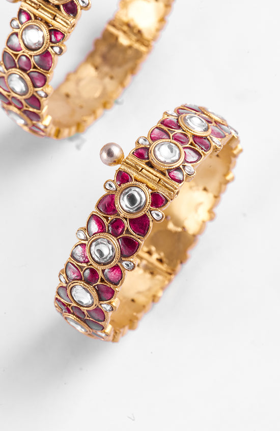 Zaisha Bangles Set in Red