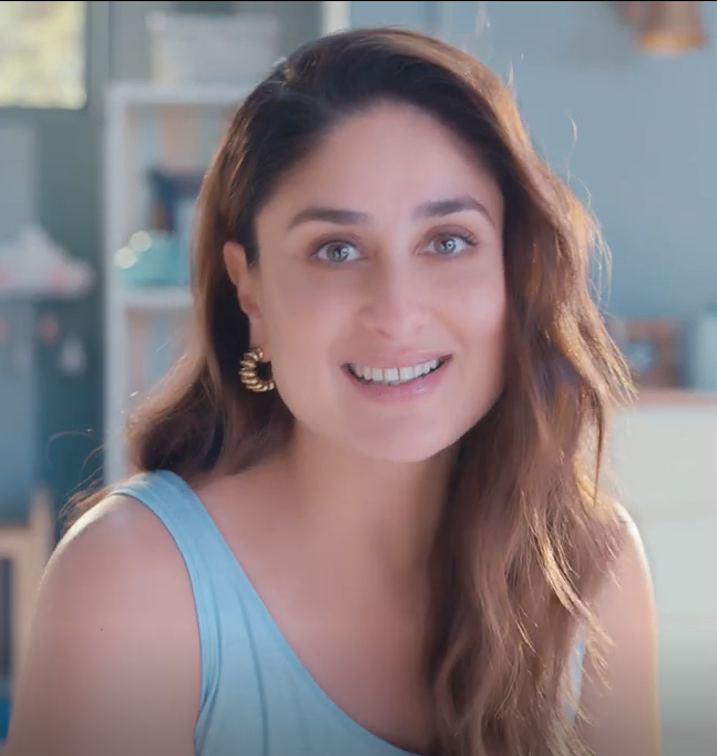 Kareena kapoor hoop earrings on sale