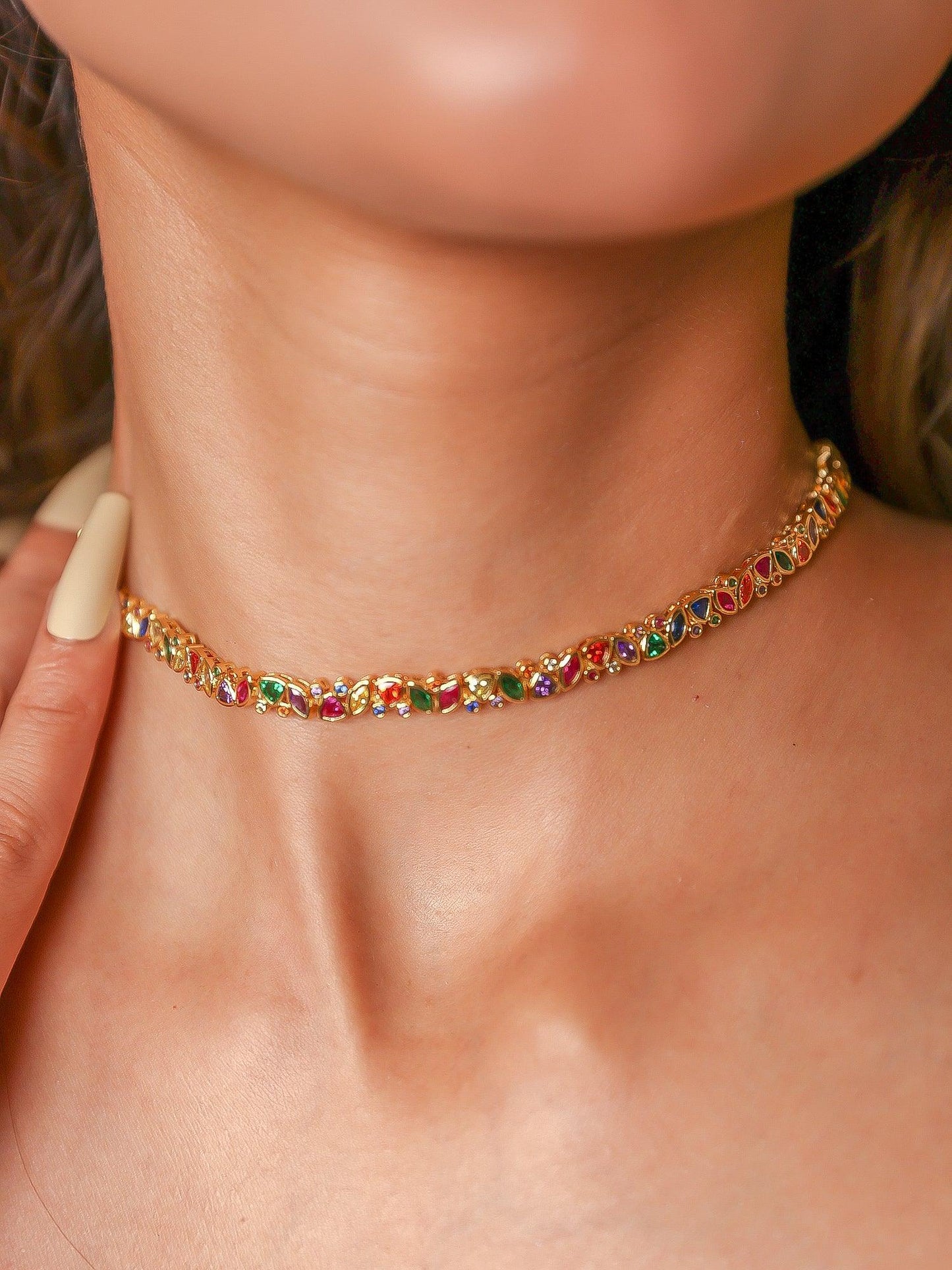 Load image into Gallery viewer, Abstract leaf multi sapphire choker - Zevar King
