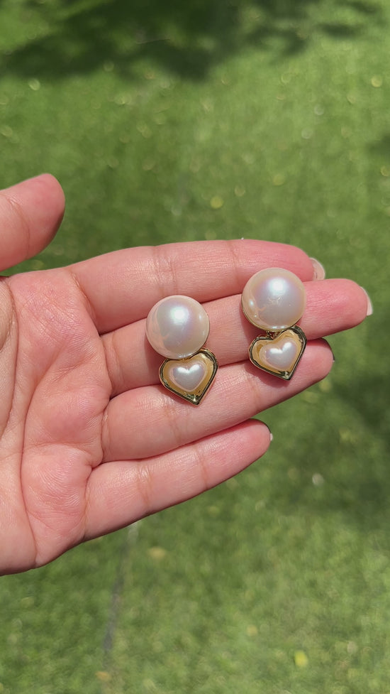 Load and play video in Gallery viewer, Lilac Pearl Earrings
