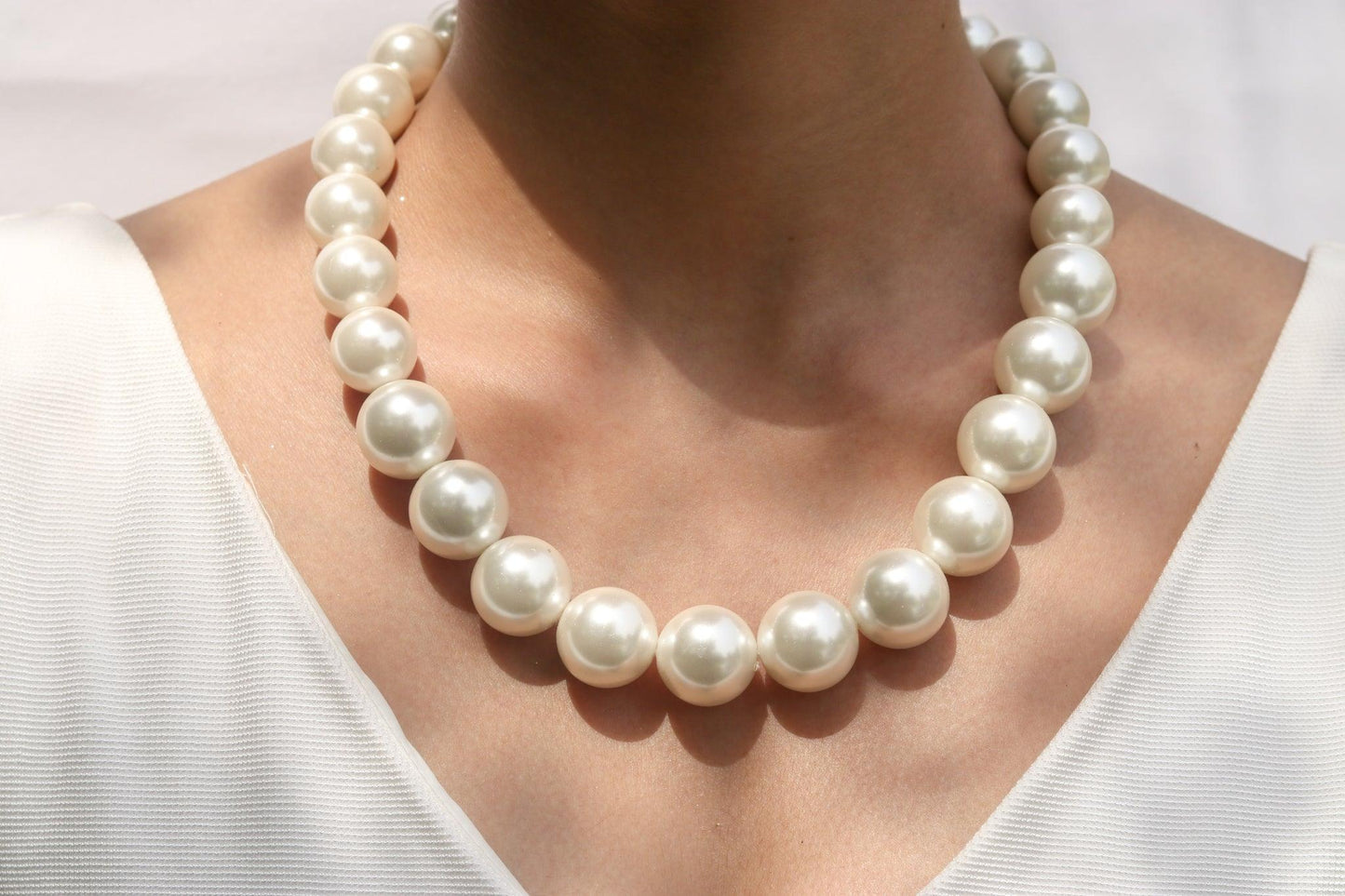 Load image into Gallery viewer, Gaia Classic Pearl Necklace - Zevar King
