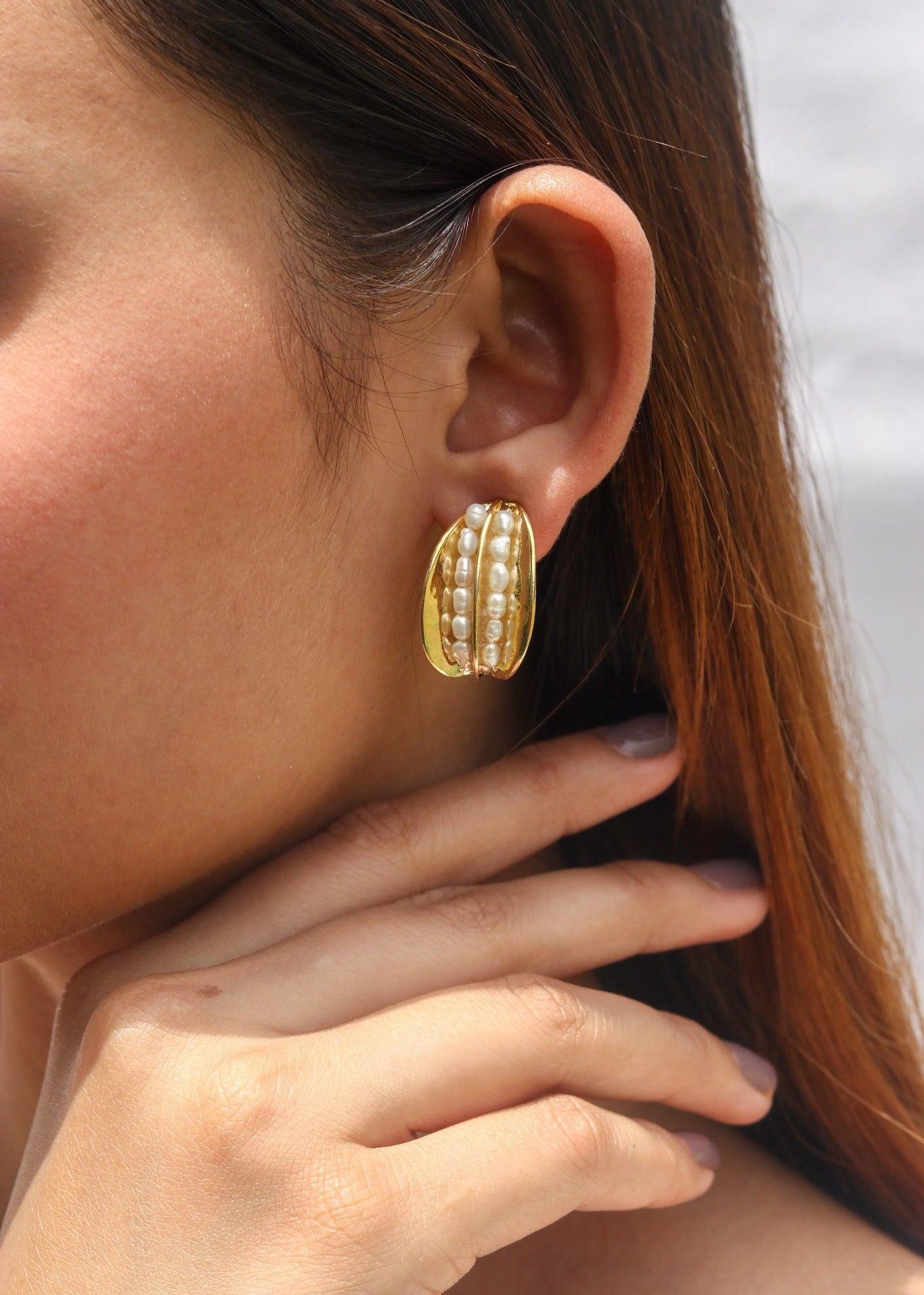Holly Pearl Studs - Zevar King