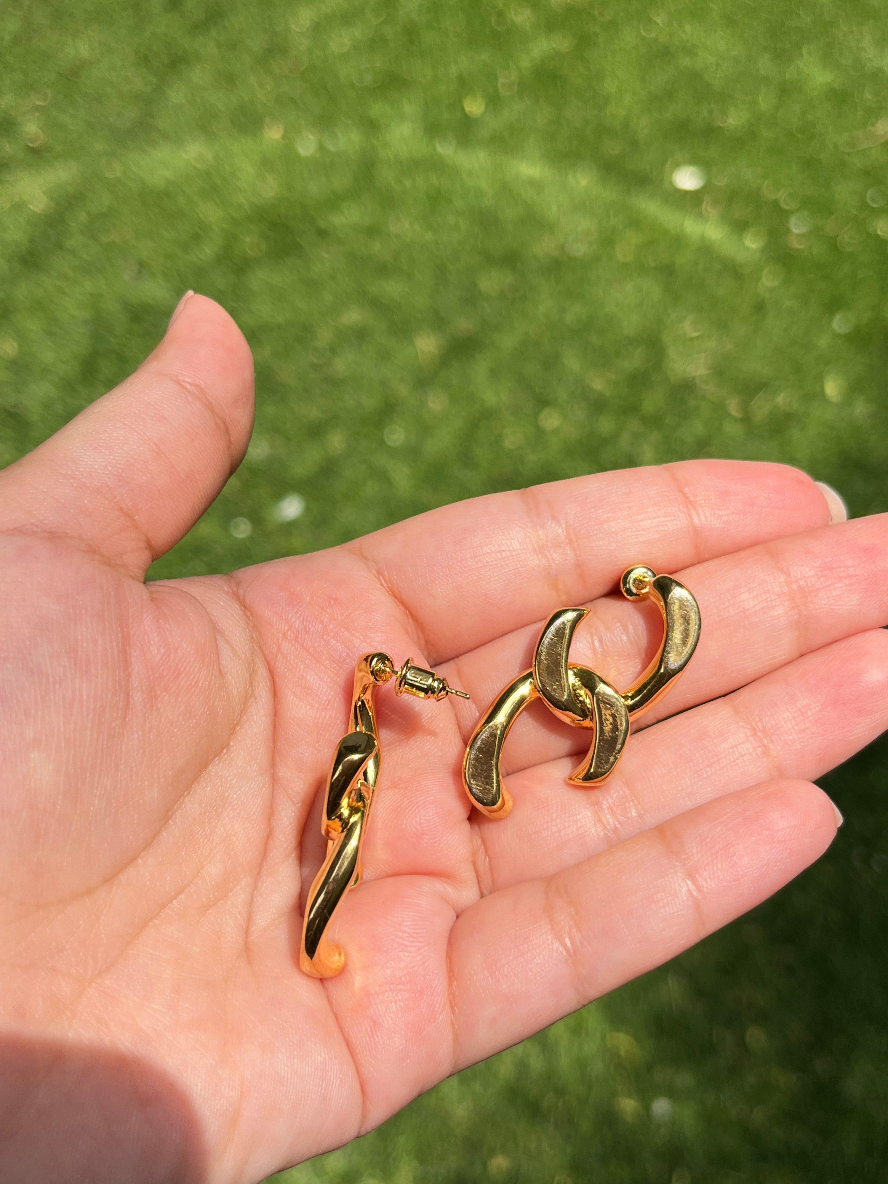Twisty Link Earrings - Zevar King
