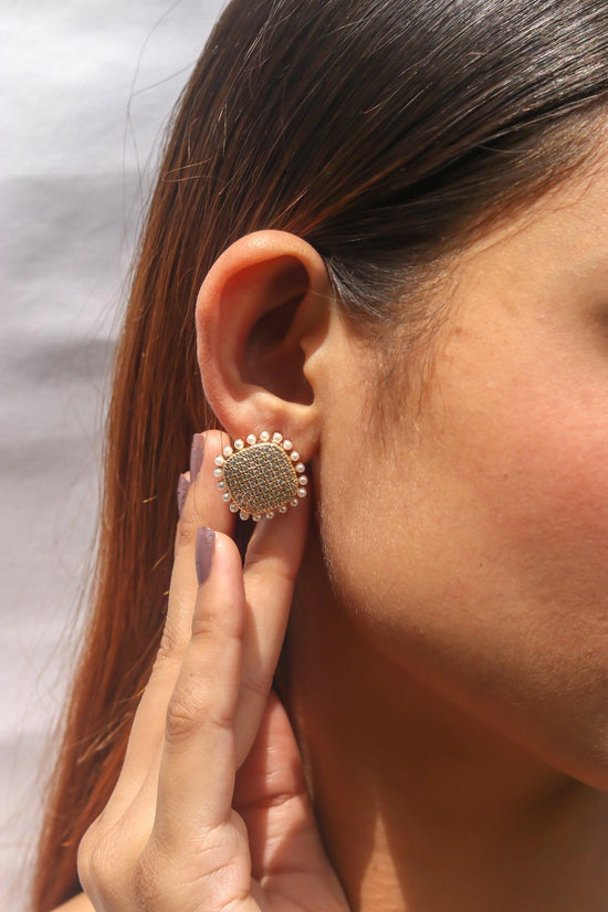 Load image into Gallery viewer, Palm Pearl Studs - Zevar King
