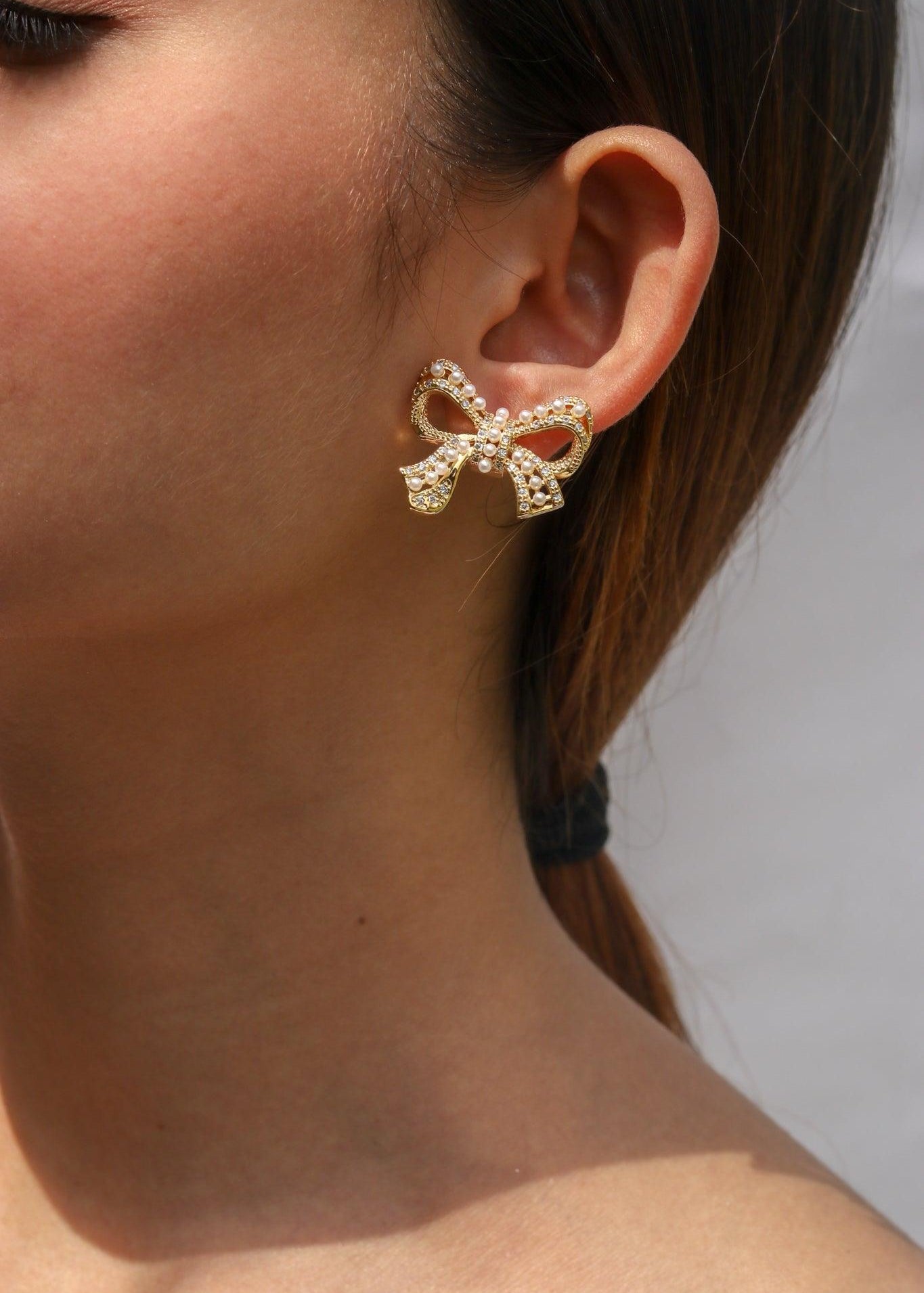Pearl Bow studs - Zevar King