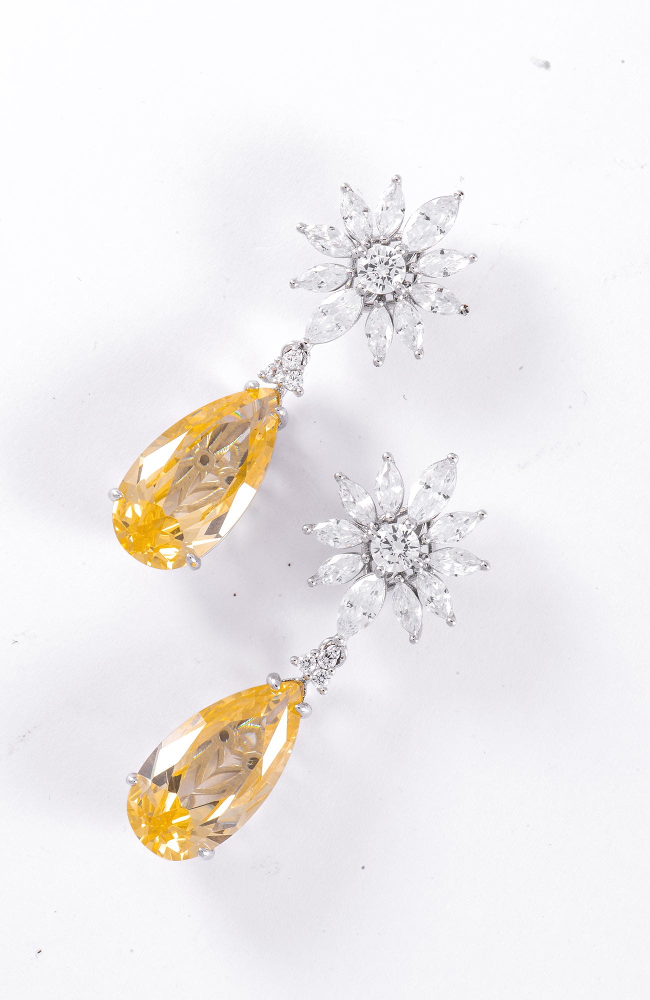 Load image into Gallery viewer, Tiffany Flower Diamanté Drop Earrings
