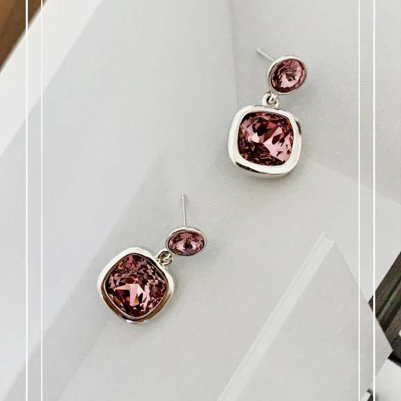 Load image into Gallery viewer, Silver Swarovski earrings - Zevar King
